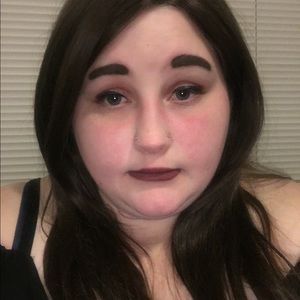 Meet your Posher, Briana